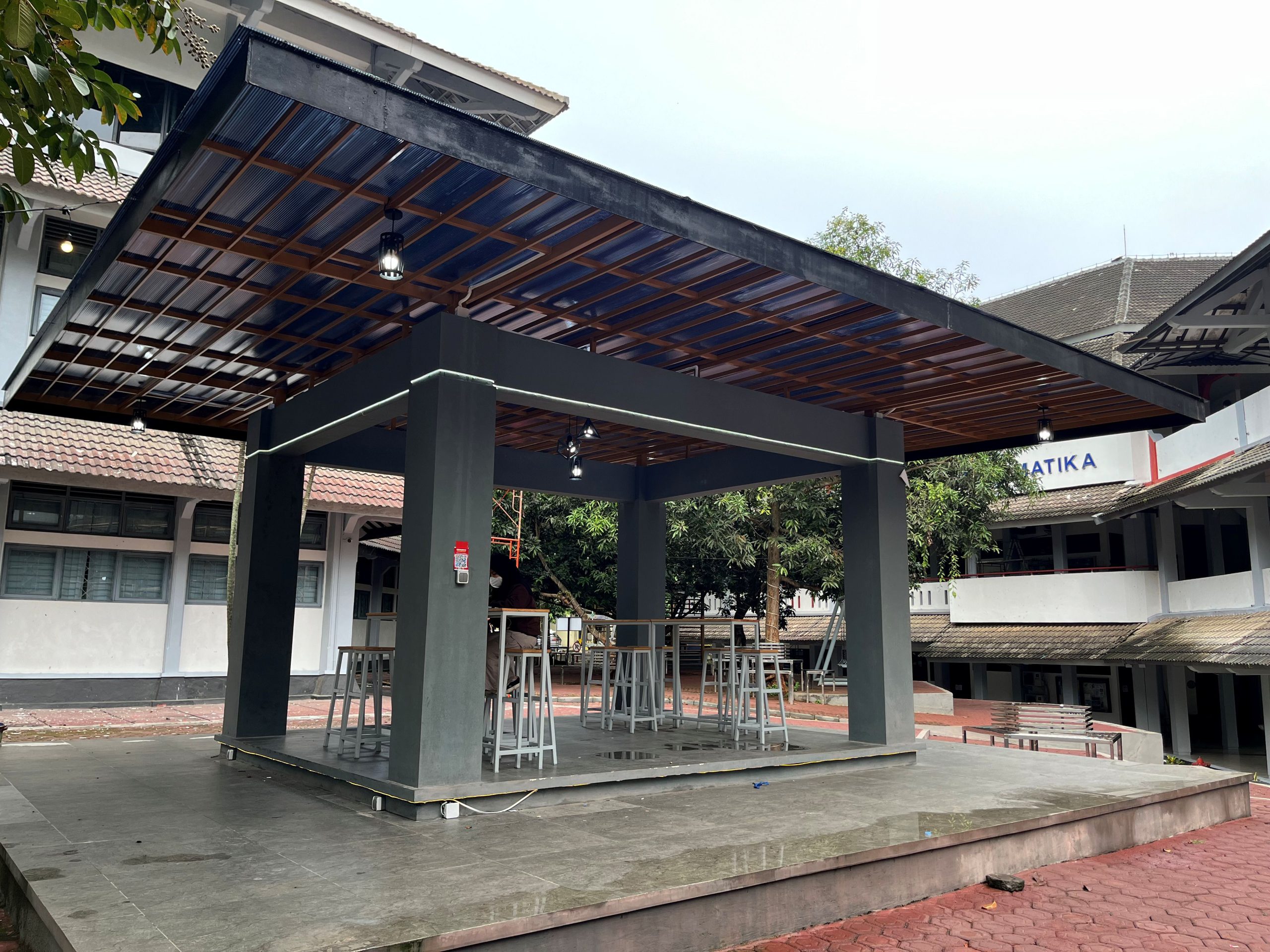 Taman depan gedung A 2 Fix