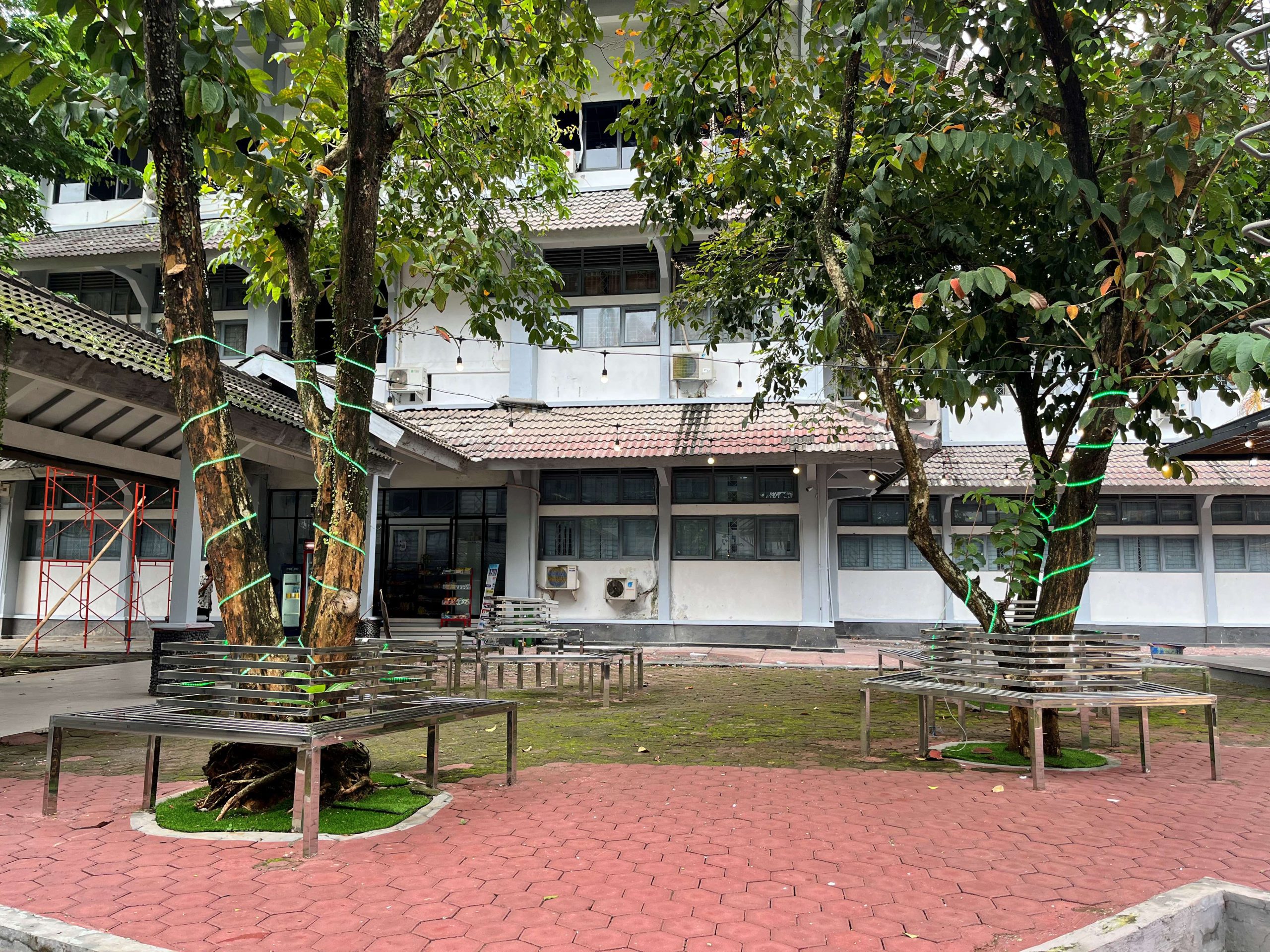 Taman depan gedung A 3 Fix